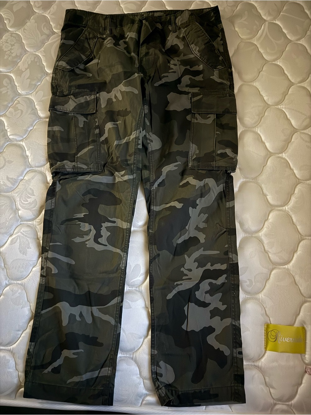 Old Navy Men's Dark Green Camo Cargo Pants